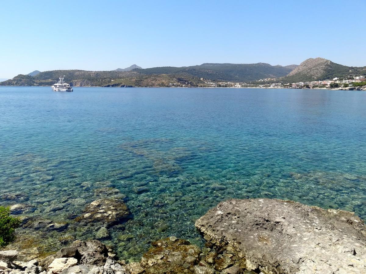 Kavos Bay Seafront Hotel Agia Marina  Exterior photo