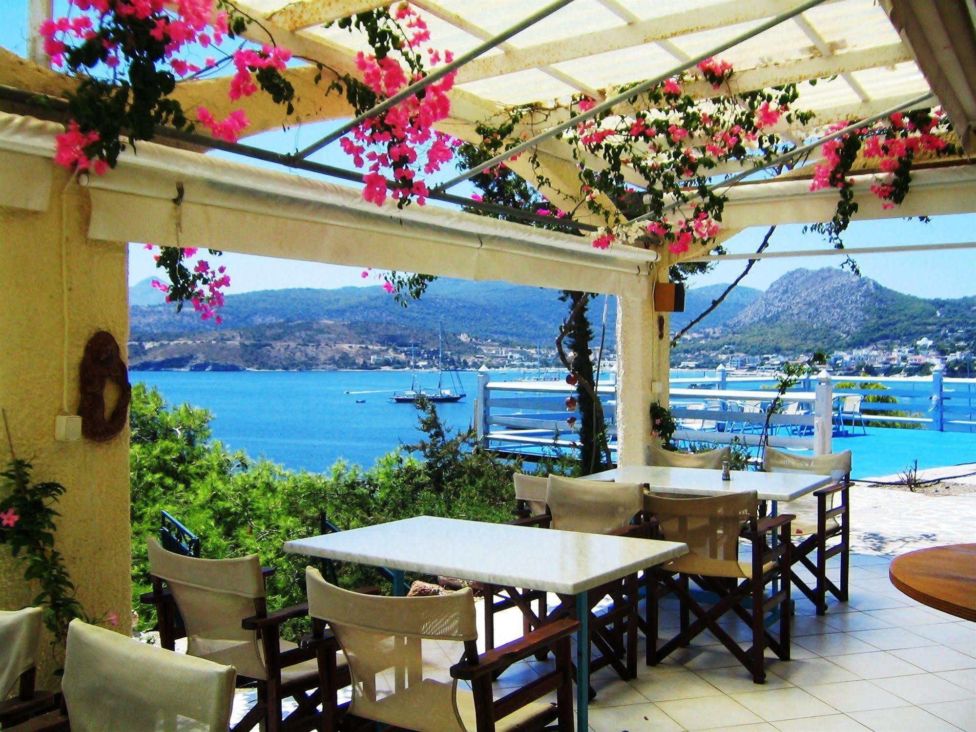 Kavos Bay Seafront Hotel Agia Marina  Exterior photo