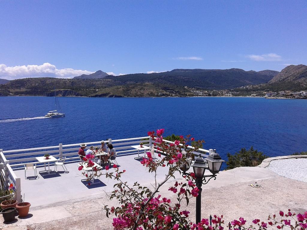 Kavos Bay Seafront Hotel Agia Marina  Exterior photo
