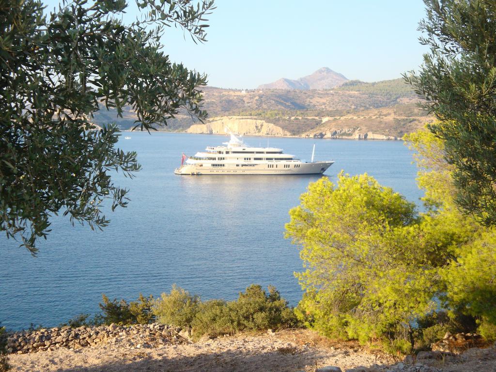 Kavos Bay Seafront Hotel Agia Marina  Exterior photo