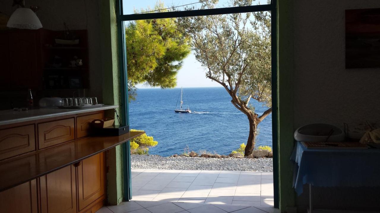 Kavos Bay Seafront Hotel Agia Marina  Exterior photo